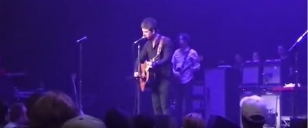 VIDEO: Noel Gallagher dedicates ‘Half the World Away’ to Caroline Aherne in moving tribute