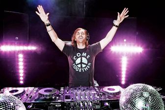 People are really sticking the knife into David Guetta for his Euro 2016 Final performance