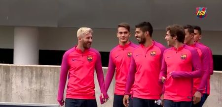 VIDEO: Barcelona’s players prepare for Dublin friendly with a game of bubble football