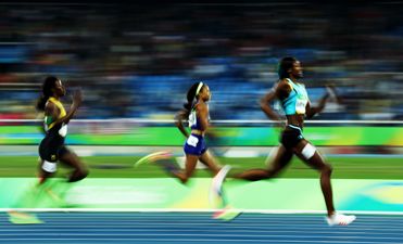 WATCH: Shawnae Miller controversially dives over the finish line to win gold at the Olympics