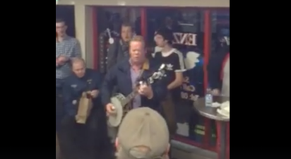 WATCH: Fleadh in Ennis turns into an massive sing-song in a restaurant