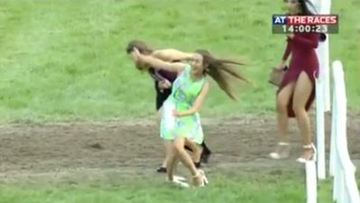 WATCH: High heels and horse racing don’t mix as girl snots herself at Listowel Races