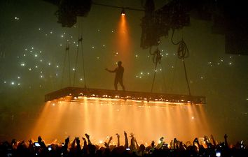 VIDEO: Thousands of fans shout “Fuck you, Kanye!” after he ends show early