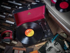 CLOSED: Win this stylish Elyxr Revolution record player