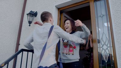 WATCH: Aer Lingus surprise three Irish families by bringing their loved ones home for Christmas