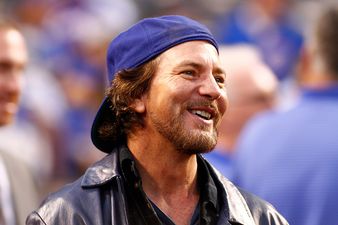 Pearl Jam singer Eddie Vedder gives $10,000 to needy family after seeing the mother’s appeal online