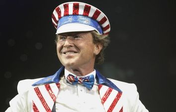 Someone owns the website colossalbellend.com and it now redirects to Michael Flatley’s website