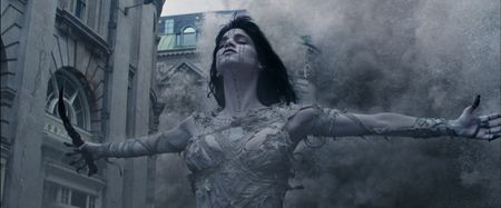 #TRAILERCHEST: Watch London get completely destroyed in the final trailer for The Mummy