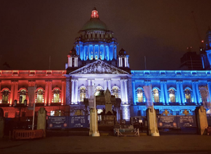 World landmarks light up in solidarity with Manchester after concert attack
