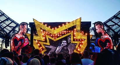 WATCH: Robbie Williams sang a tribute to Joe Dolan on stage and absolutely brought the house down