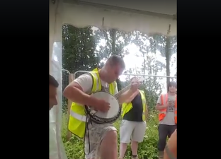 WATCH: This Tipperary builder took a well deserved banjo break from work and blew his co-workers away