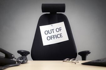 PIC: Irish man creates the most honest automatic ‘out of office’ email ever