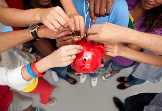 9 simple ways to save money when you go back to college