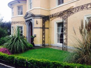 Cork hotel offers free accommodation as #Ophelia sweeps over the country