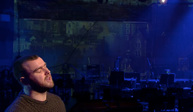 WATCH: You’ll want to see Stephen James Smith perform ‘My Ireland’ on Imelda May’s NYE special