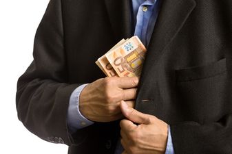 Irish pubs and shops being crippled by fraudulent “trip and trick” claims, says insurance expert