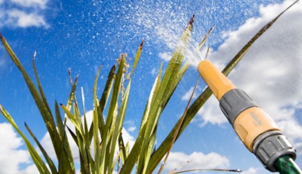 Irish water hosepipe ban extended