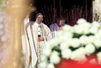 Head of Irish Catholic church “expects” Pope Francis to meet victims of abuse