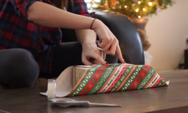 WATCH: This genius hack means you will wrap your Christmas presents perfectly every time