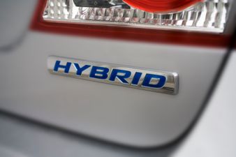 The 5 main benefits of driving a hybrid car