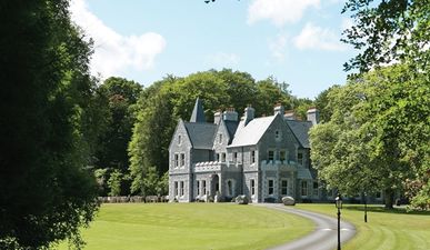 COMPETITION: Win a night for 2 in the deluxe room of Mount Falcon Estate