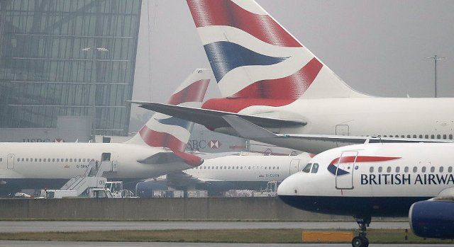 Heathrow aborted plane landing Storm Erik