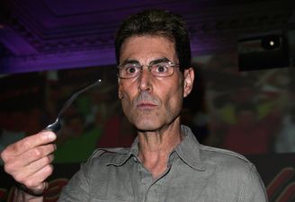 Uri Geller says he’ll ‘telepathically’ stop Brexit if Theresa May doesn’t