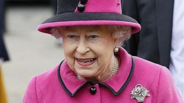 queen suspends parliament