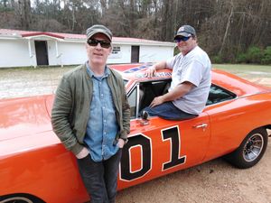 Hector is back on TG4, and he’s going “Ó Chósta go Cósta” in the USA