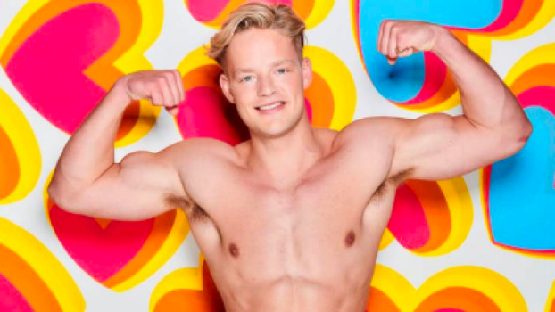 Ollie Love Island