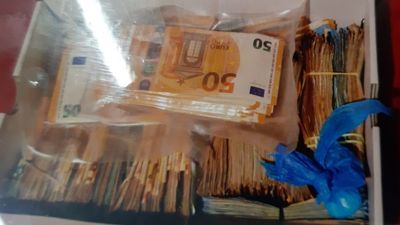 Gardaí seize over €175,000 in cash and €50,000 worth of cocaine in Galway