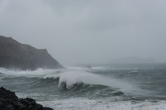 Met Éireann moves forward Red wind warning as public advised to stay indoors