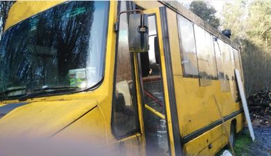 Father and son living on a bus in Cork after son suffered head injury