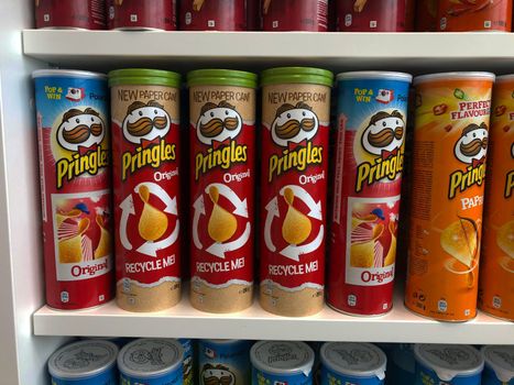 Pringles tube