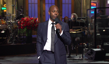 Dave Chappelle refers to Trump as a “hilarious racist” in SNL monologue