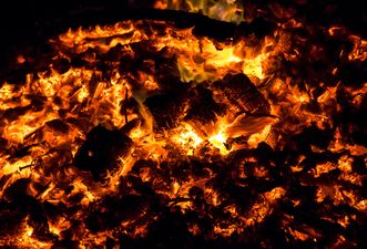 Government looking to impose ban on smoky coal and “wet wood”