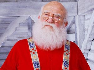 Ed Asner, Elf actor and voice of Carl in Pixar’s Up dies age 91