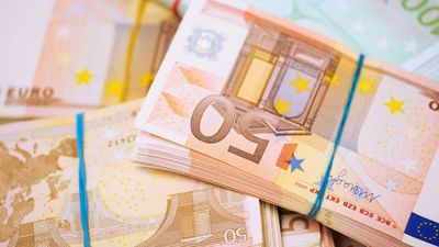 One Irish person claims €500,000 as record-breaking Euromillions jackpot rolls on