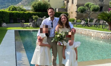 TUI pilot turns plane around to pick up ‘crying girl’ left behind