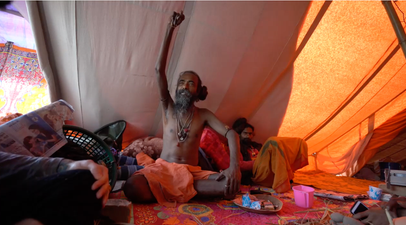 Man hasn’t put arm down for 10 years – and this isn’t even a world record