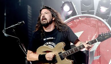 Dave Grohl turns up at homeless shelter with giant grill and feeds 450 people