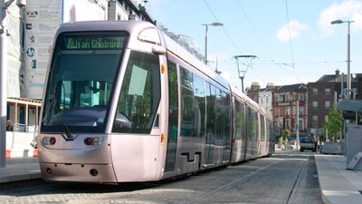 Luas derailment at Heuston Station causes travel chaos