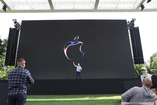 iPhone autocorrect announcement