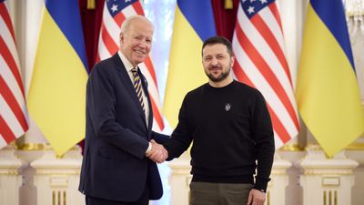 Biden criticised as US agrees to provide Ukraine with cluster bombs