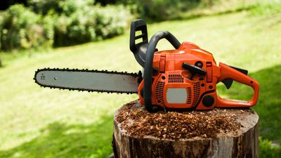 Dublin builder tears into extension with chainsaw after not being paid