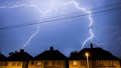 Thunderstorm warning issued for six counties as Storm Fergus approaches