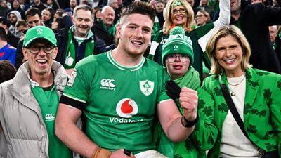 Joe McCarthy’s class Man of the Match award gesture picked up by cameras