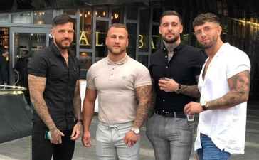 ‘Four Lads In Jeans’ recreate viral pic and everyone’s saying the same thing