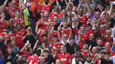 Juventus star sparks transfer rumours after Facebook picture changed to Man United shirt