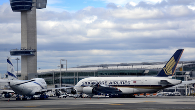 One dead and 30 injured after severe turbulence on London to Singapore flight
